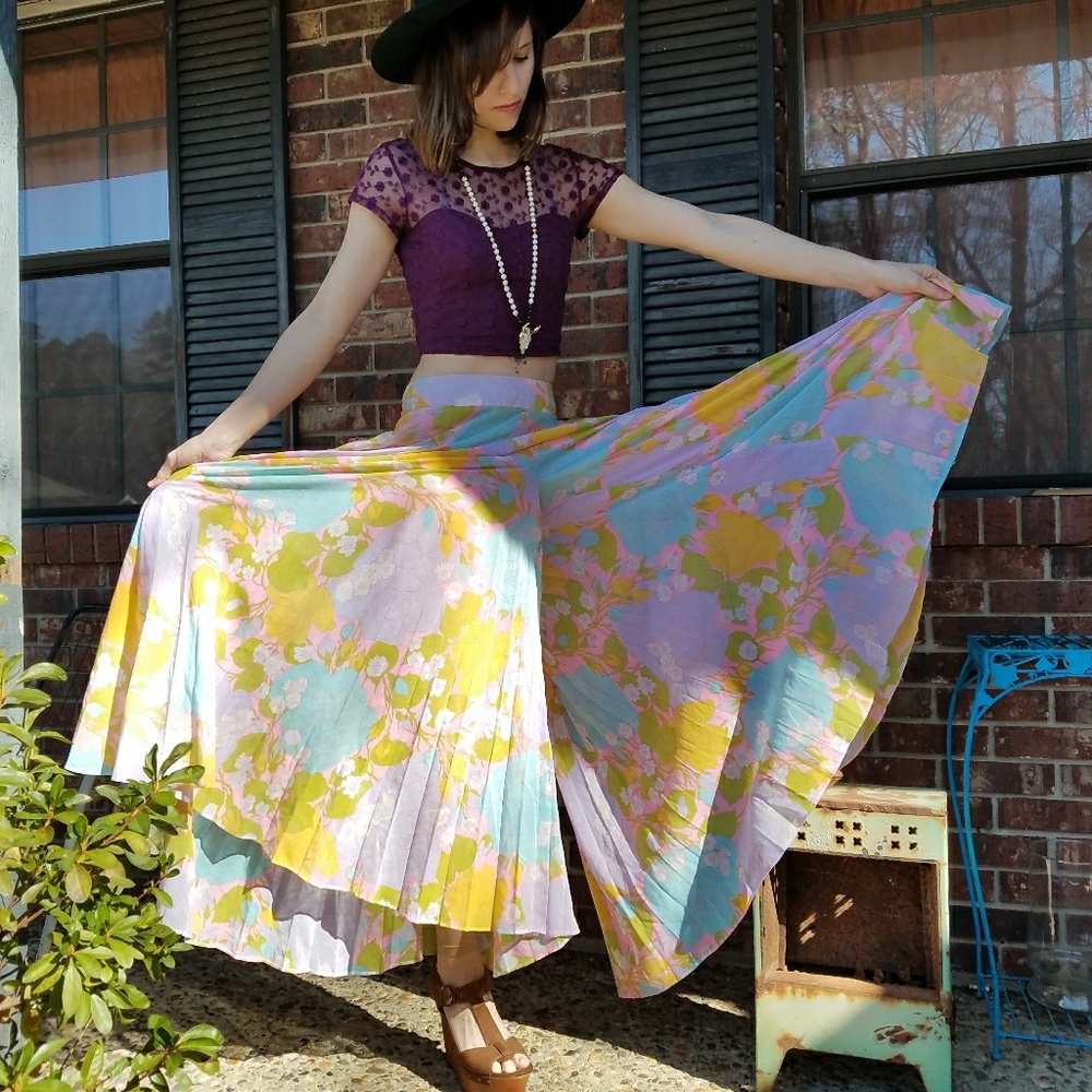 Vintage highwaisted palazzo pants.